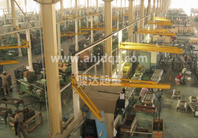 双臂式旋臂起重机